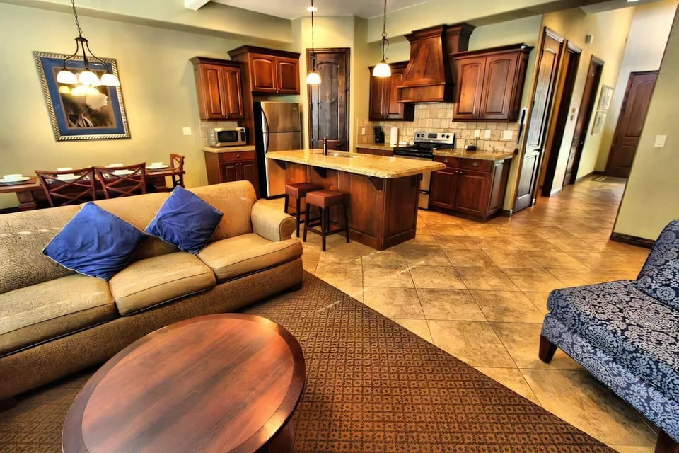 LIVINGROOM