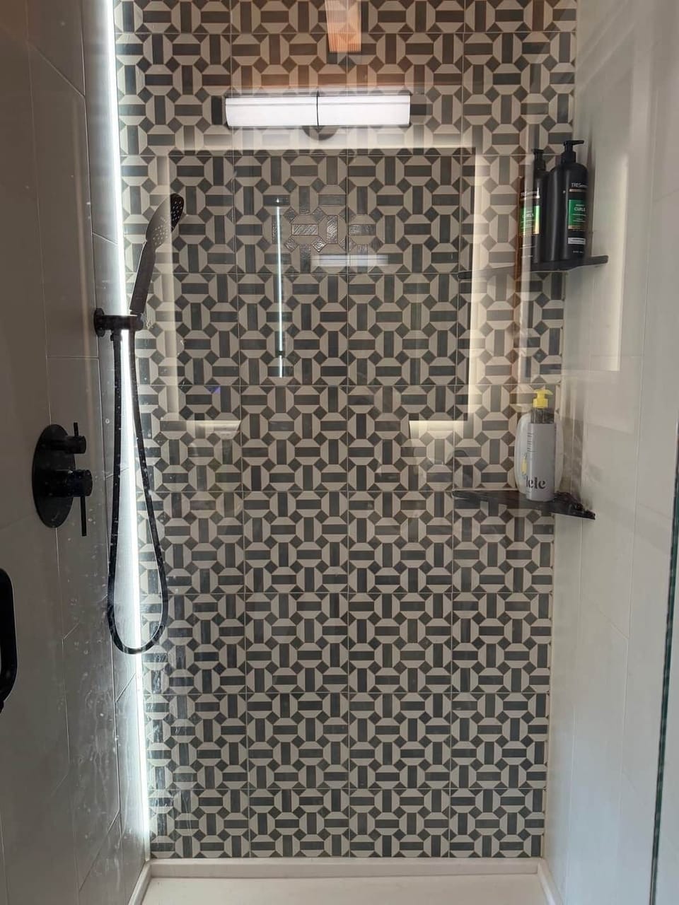 Guest Shower