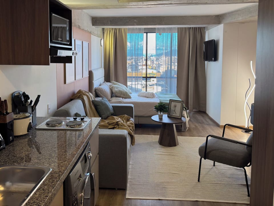 Design Loft, 1 Double Bed, Kitchen, City View | Living area | Smart TV