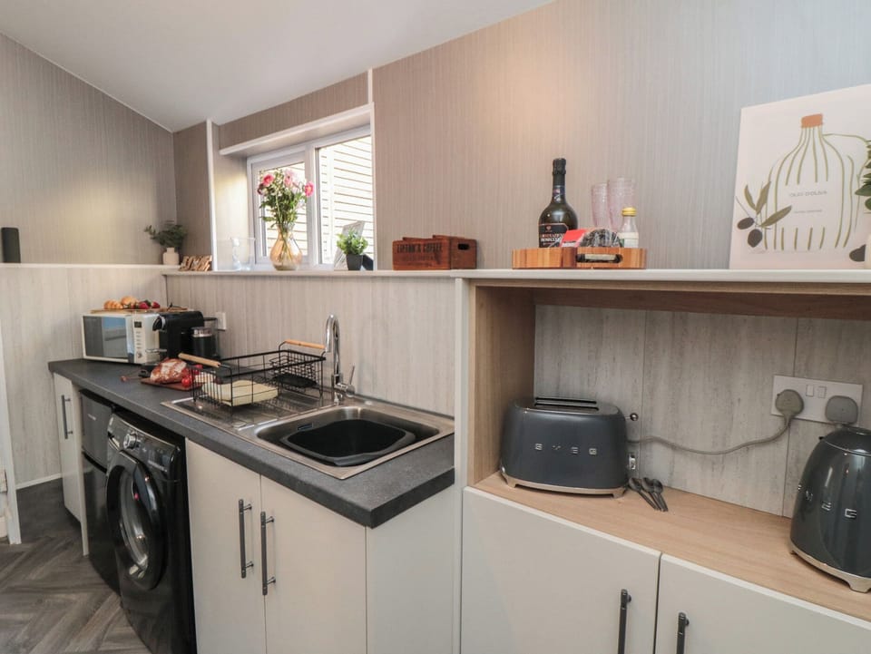 Cottage | Private kitchen | Cookware/dishes/utensils