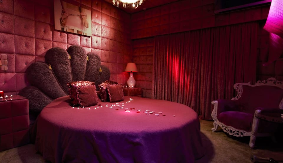 Double Room | Blackout drapes, soundproofing, iron/ironing board, free WiFi