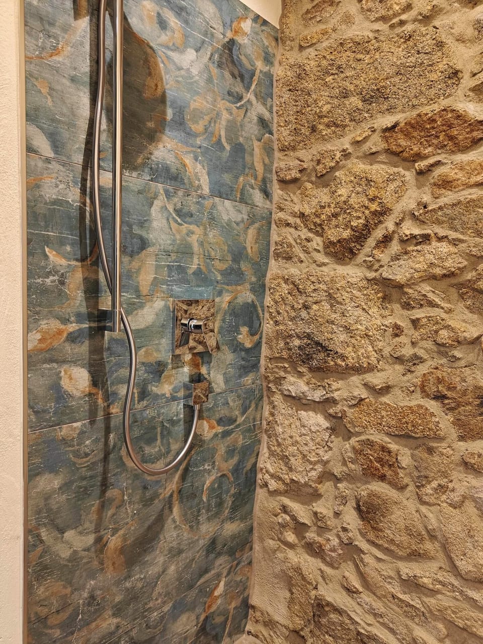Luxury Studio Suite, Garden View | Bathroom