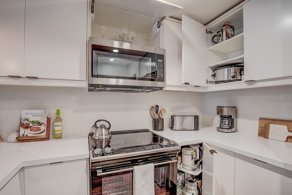 Modern kitchen with all the appliances you need for a comfortable stay
