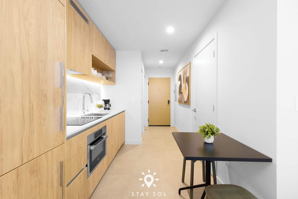 Studio - Kitchen and dining 