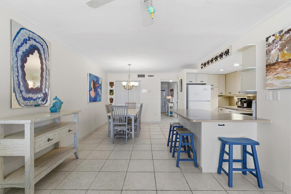 Condo, Multiple Beds (Pelican A403) | Dining