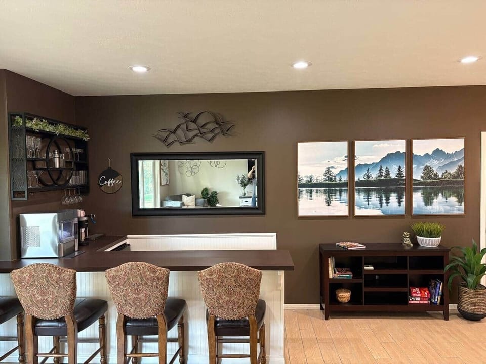 Bar Area with coffee, ice machine, water, microwave