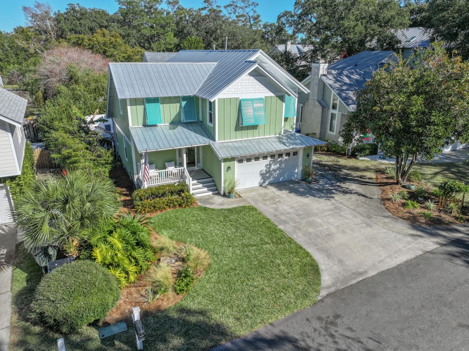 The home is beautifully manicured and has ample parking for 3-4 vehicles
