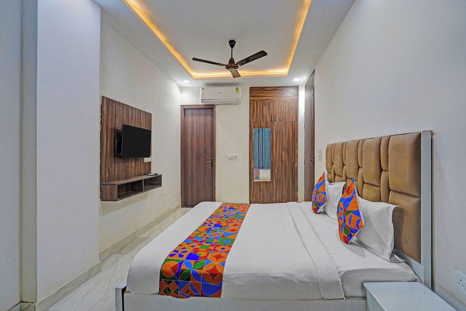 Egyptian cotton sheets, premium bedding, WiFi (free), bed sheets