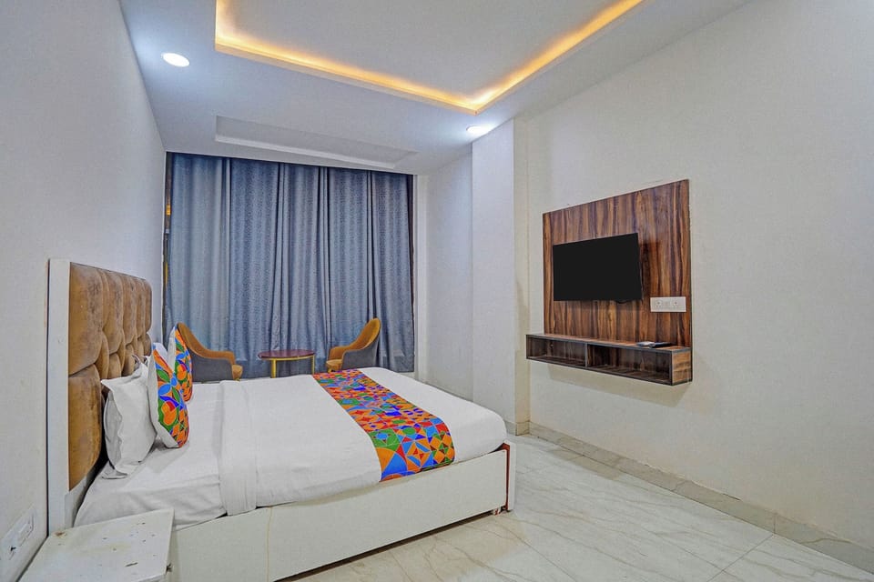 Egyptian cotton sheets, premium bedding, free WiFi, bed sheets