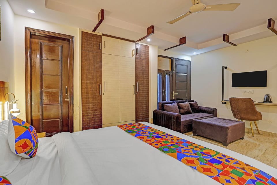 Egyptian cotton sheets, premium bedding, in-room safe, free WiFi