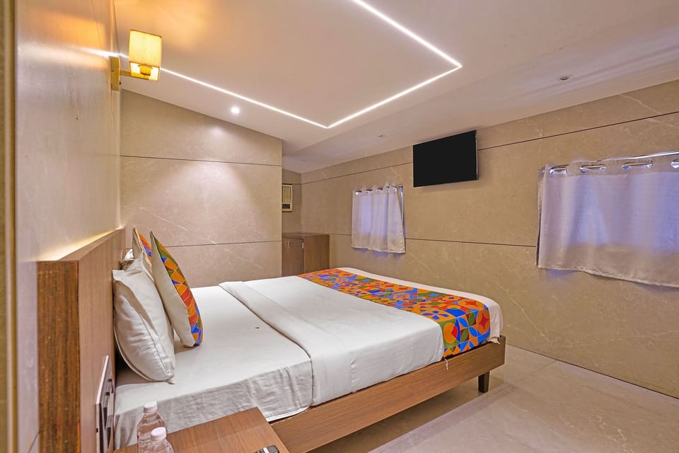 Egyptian cotton sheets, premium bedding, in-room safe, free WiFi