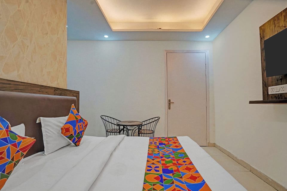 Egyptian cotton sheets, premium bedding, in-room safe, free WiFi