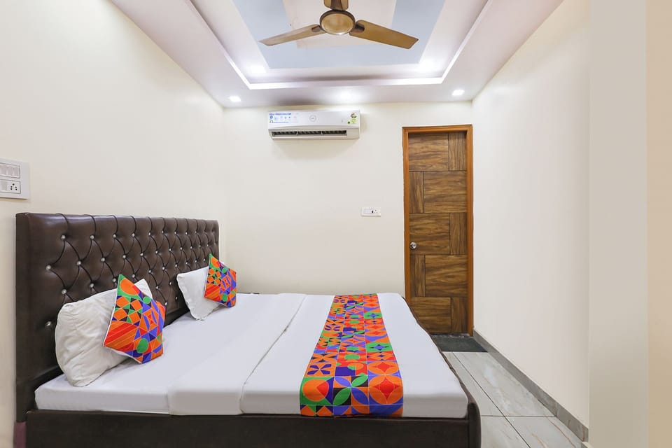 Egyptian cotton sheets, premium bedding, in-room safe, WiFi (free)