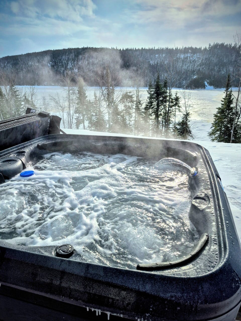 Outdoor spa tub