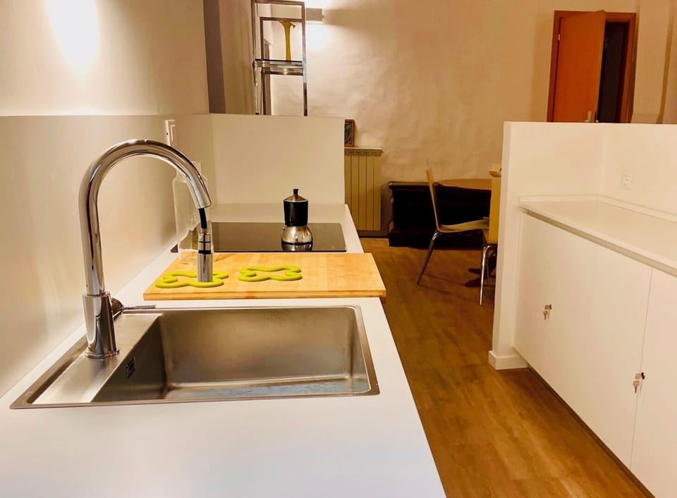 Deluxe Apartment, Garden View | Interior