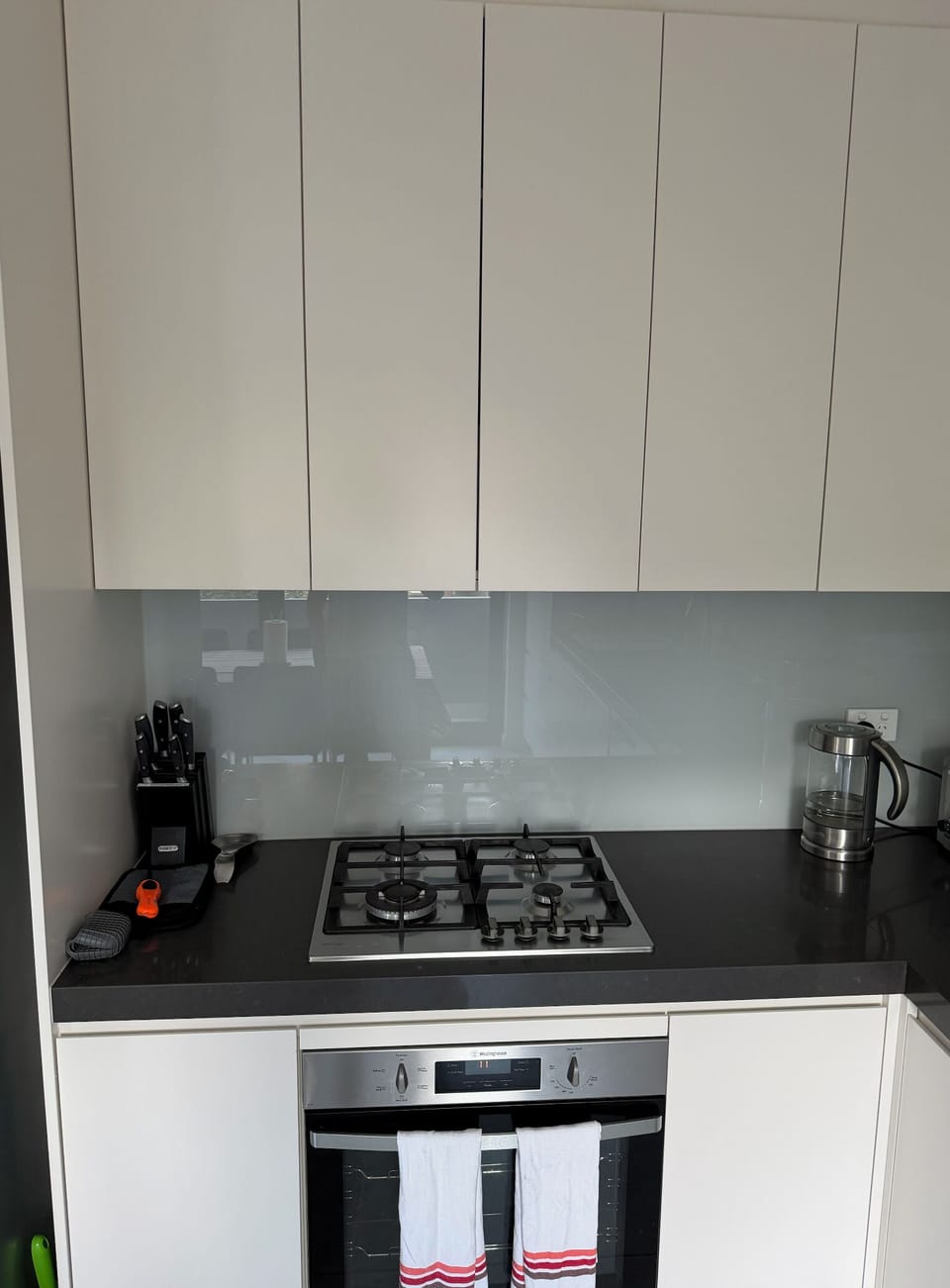 Deluxe Duplex, 3 Bedrooms | Private kitchen | Fridge, microwave, oven, stovetop