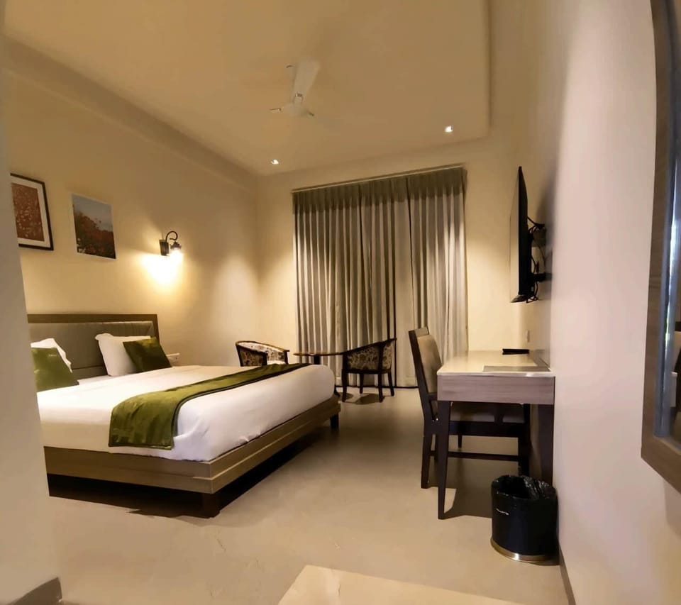 Executive Room | Egyptian cotton sheets, premium bedding, in-room safe, desk