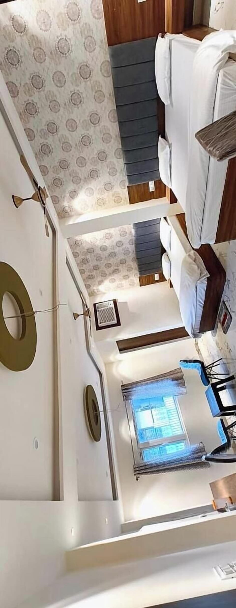 Deluxe Quadruple Room, Air conditioning | Hypo-allergenic bedding, desk, soundproofing, free WiFi