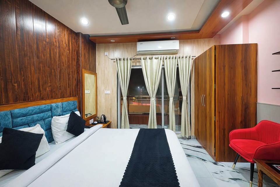 Superior Double Room, Air conditioning | Hypo-allergenic bedding, desk, soundproofing, free WiFi