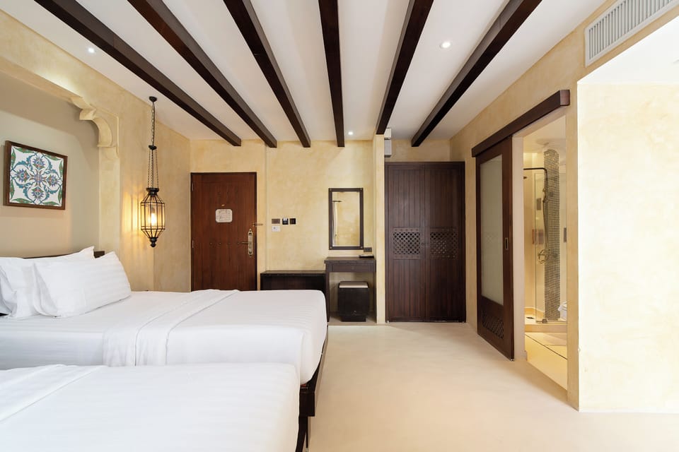 Deluxe Twin Room | In-room safe, individually decorated, individually furnished, desk