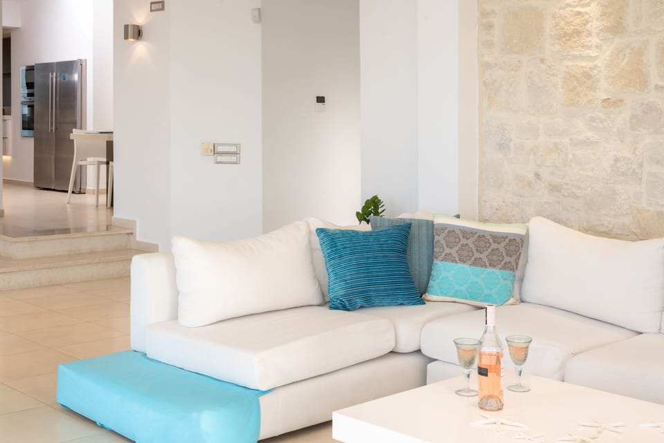 Villa, 3 Bedrooms, Accessible, Smoking | Living room