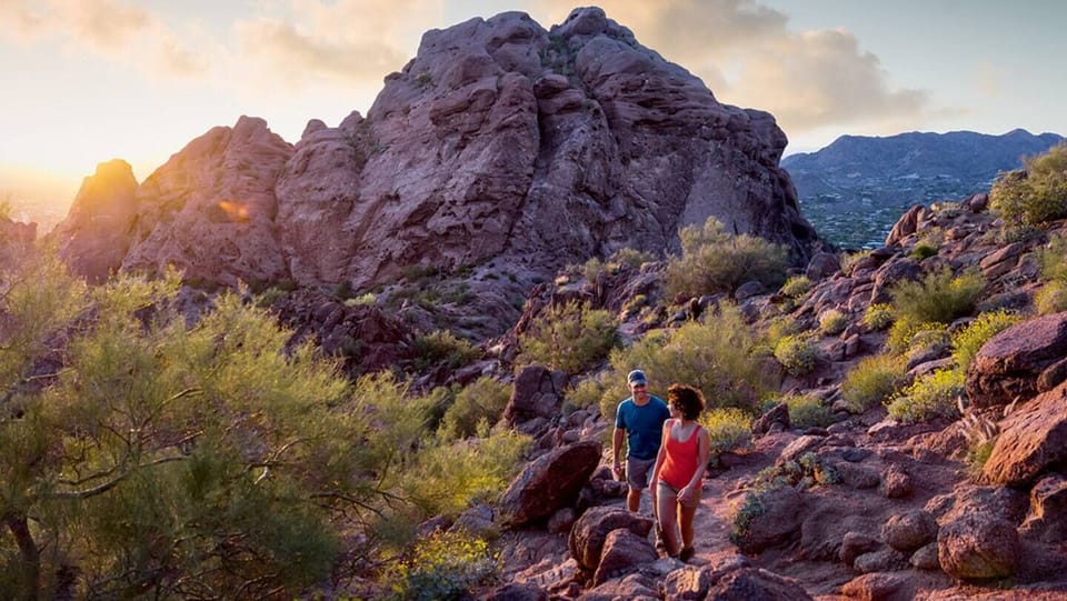 Camelback Mountain, with an elevation of 2,704 feet, is an excellent hike or climb in Arizona. This hike is quick and located in the middle of the Phoenix Valley with fantastic views