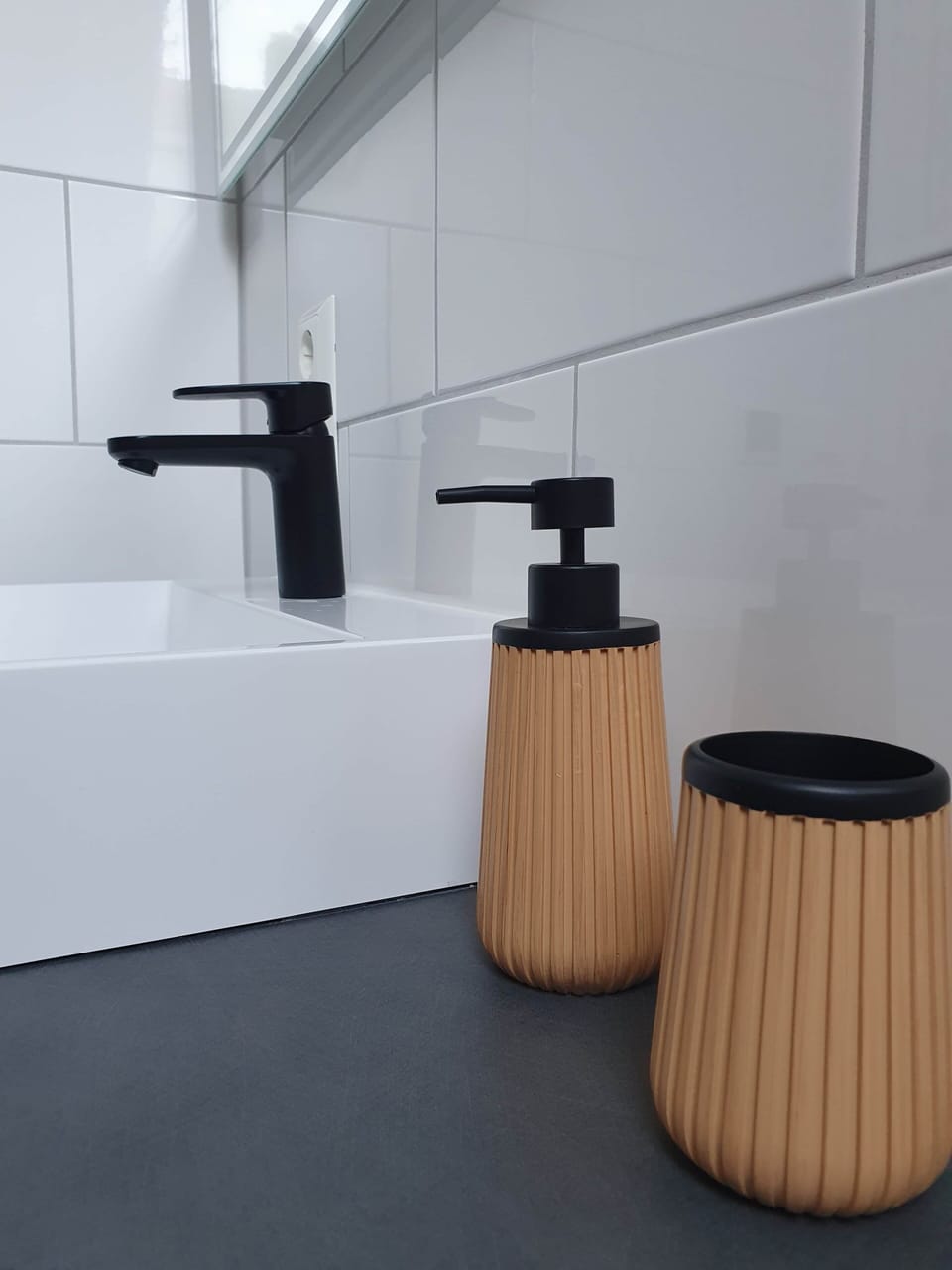 Bathroom amenities