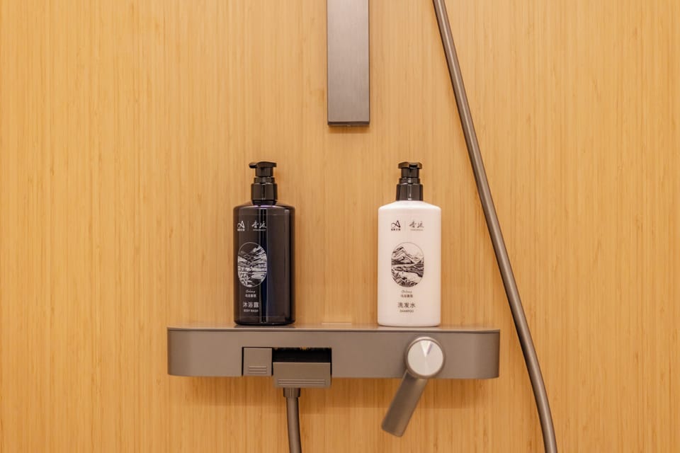 Basic Double Room, City View | Bathroom | Shower, rainfall showerhead, free toiletries, hair dryer