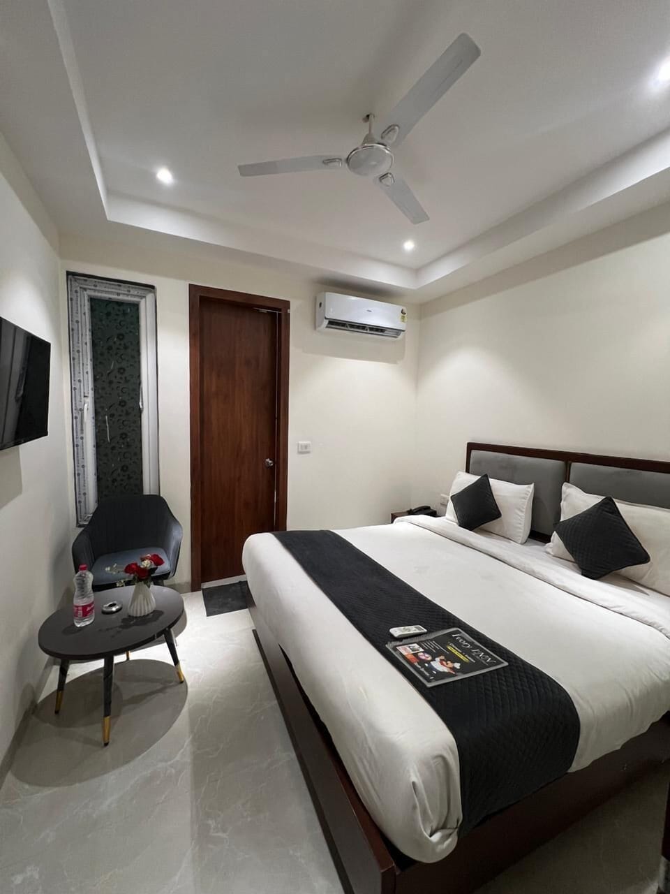 Family Triple Room | Hypo-allergenic bedding, memory foam beds, in-room safe, desk