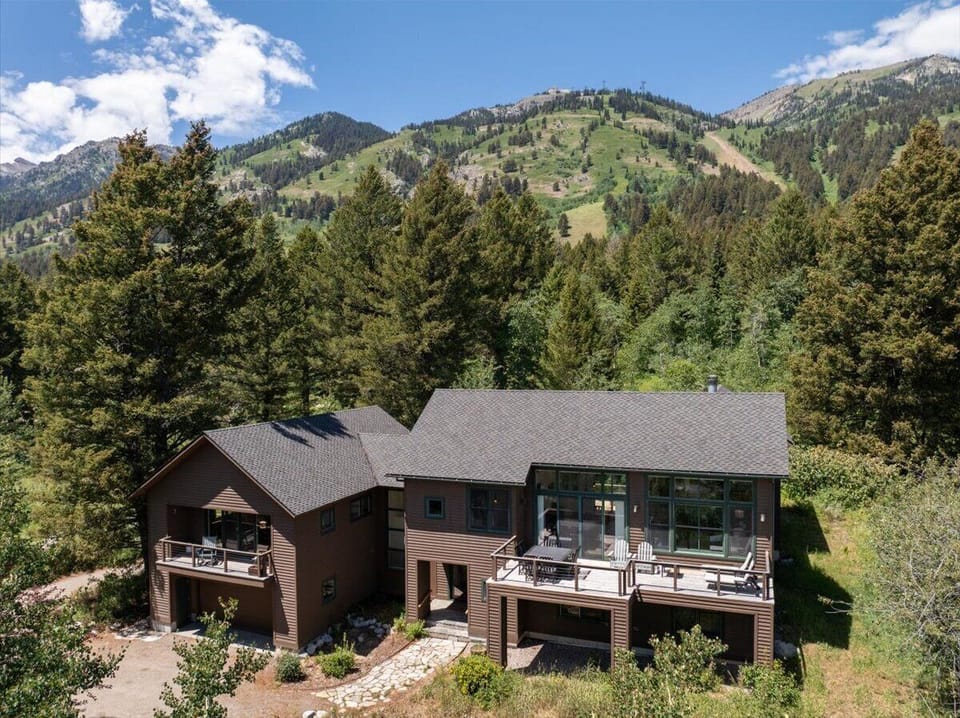 Corbet's Crest Home
