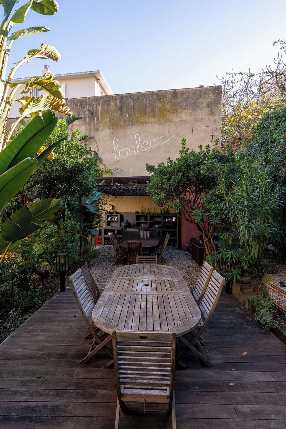 Outdoor dining