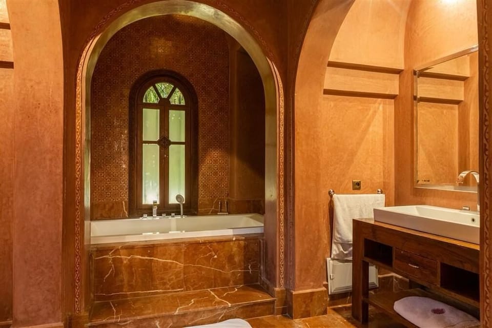 Deluxe Double Room | Minibar, in-room safe, blackout drapes, soundproofing