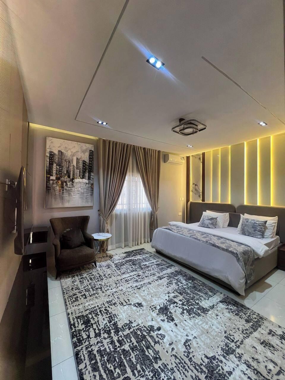 Deluxe Room, Balcony, City View | Desk, laptop workspace, blackout drapes, soundproofing