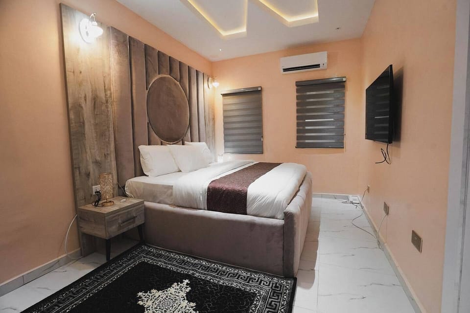 Deluxe Room, Balcony, City View | Desk, laptop workspace, blackout drapes, soundproofing