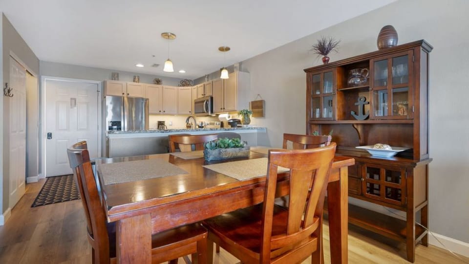 Open Kitchen/dinning