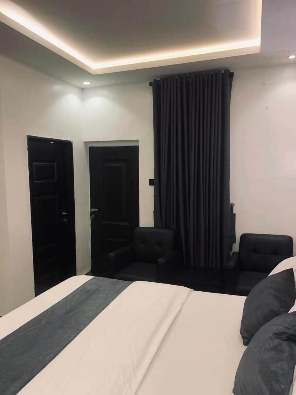 Deluxe Room, Balcony, City View | Desk, laptop workspace, blackout drapes, soundproofing