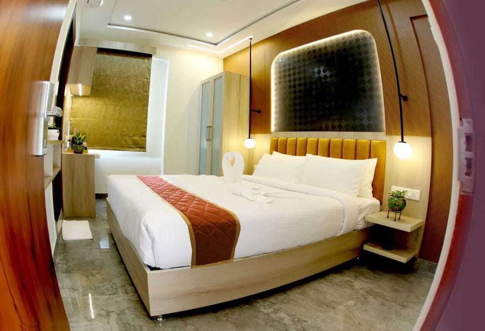 Superior Double Room, City View | In-room safe, desk, laptop workspace, blackout drapes
