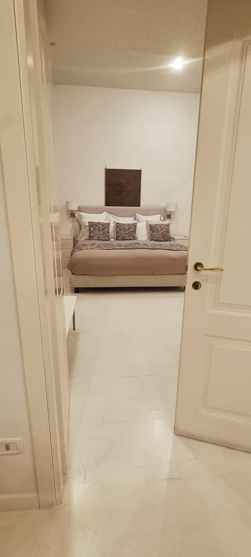 Deluxe Suite, Balcony, City View | In-room safe, soundproofing, iron/ironing board, WiFi (free)