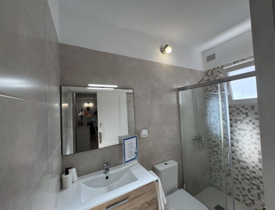 Standard Villa, 3 Bedrooms, Ocean View, Sea Facing | Bathroom | Shower, hydromassage showerhead, free toiletries, hair dryer