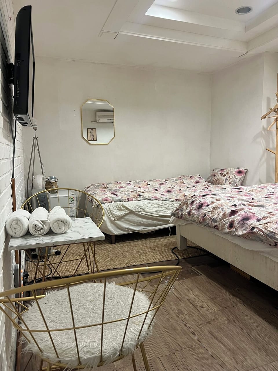 Triple Room | Iron/ironing board, free WiFi