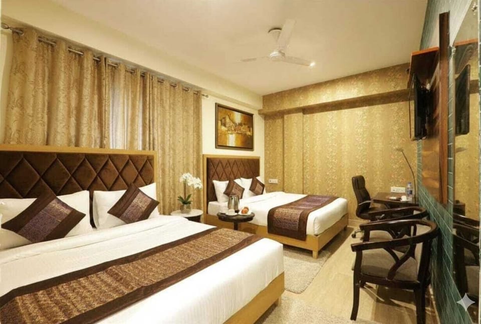 Deluxe Double Room, City View | Desk, blackout drapes, soundproofing, iron/ironing board