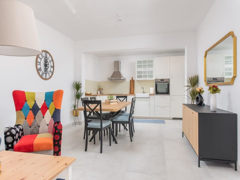 House | Dining