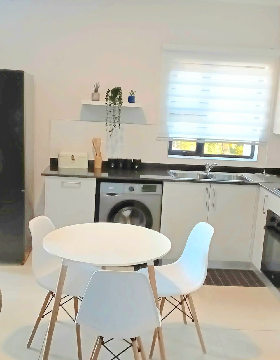 Electric kettle, toaster