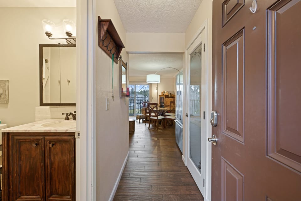 Condo, 1 Bedroom | Interior