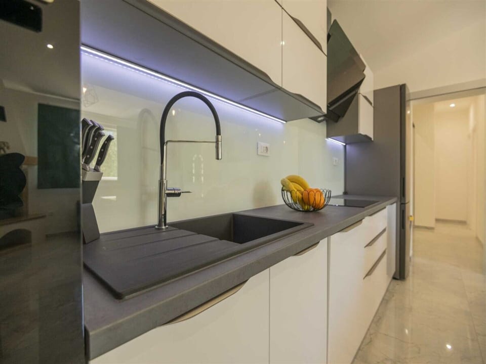 House | Private kitchen | Highchair
