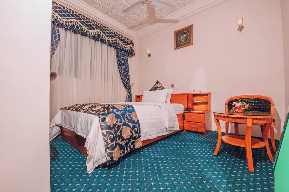 Double Room | In-room safe, desk, WiFi (free)