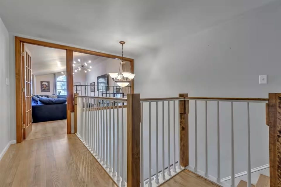 Second floor landing into bonus room