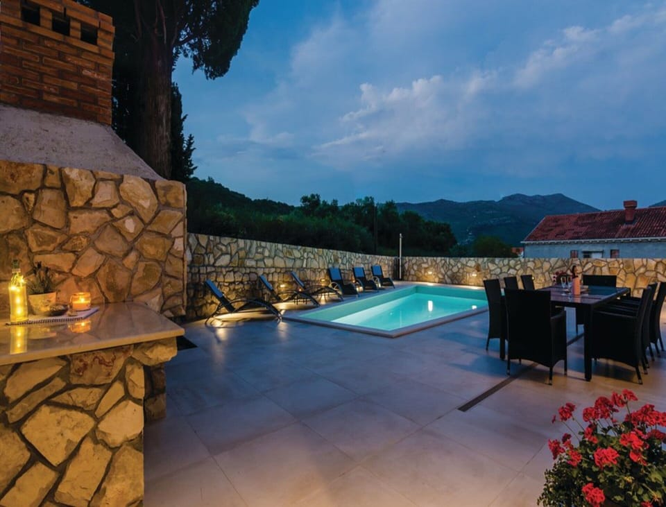 Villa | Pool | Indoor pool, outdoor pool