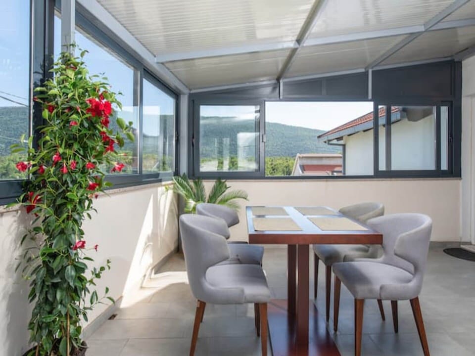 House | Dining