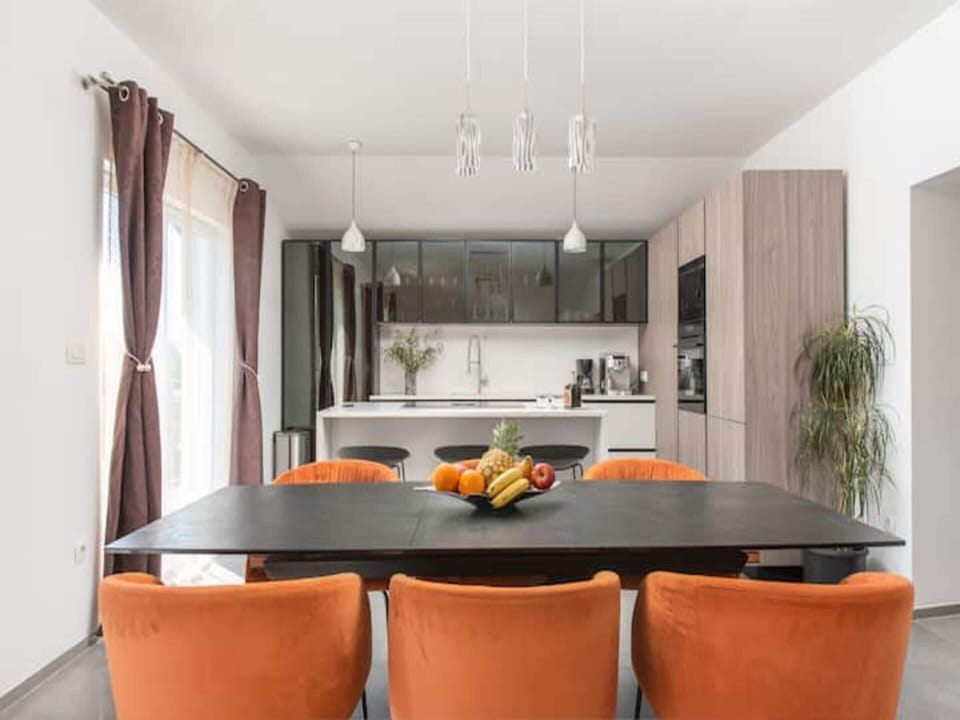House | Dining